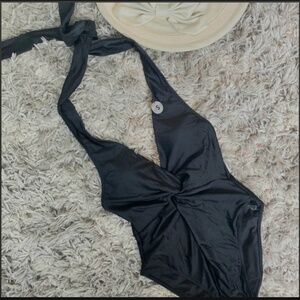 New one-piece swimsuit